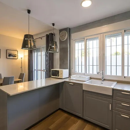 Duplex Near The - House With Free Wifi *
